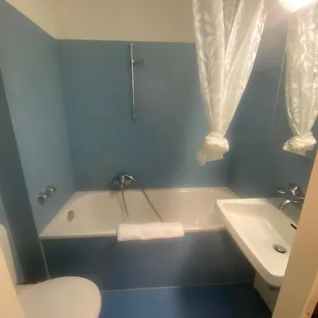 Perfectly Located - Art 5 *