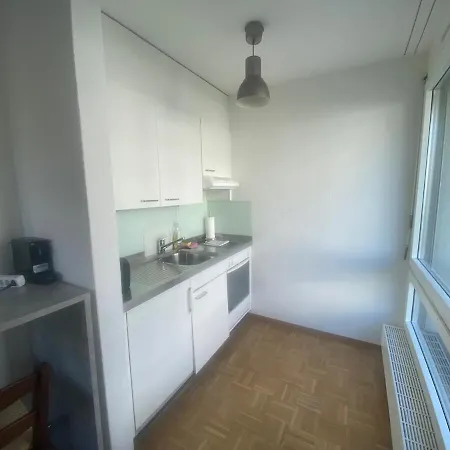 Perfectly Located - Art 5 Apartment