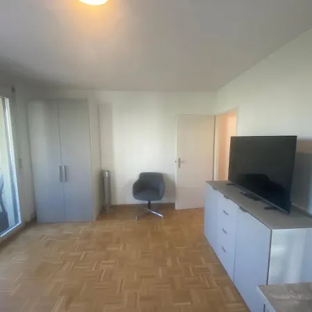 Perfectly Located - Art 5 Zürih